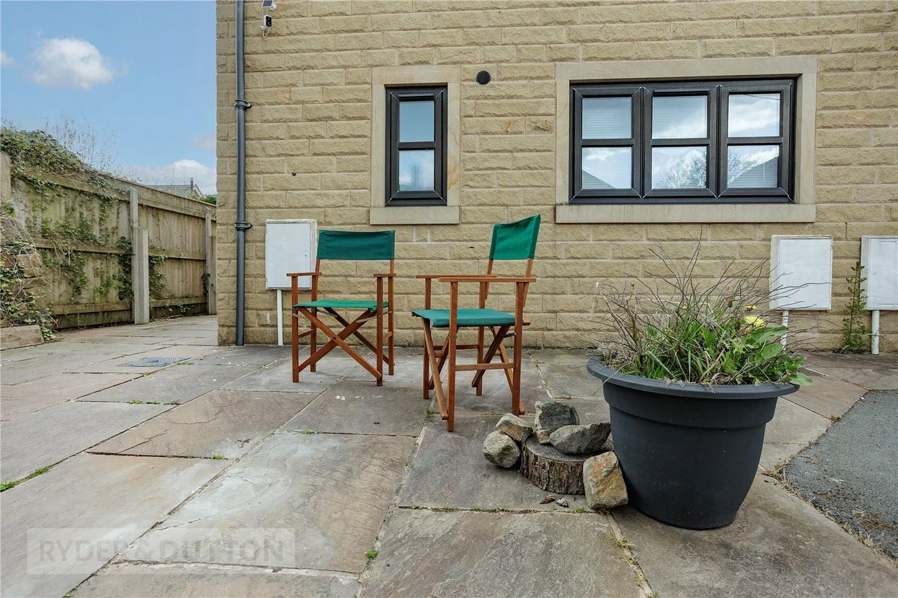 Clifton Street, Greenfield, OL3, photo 21