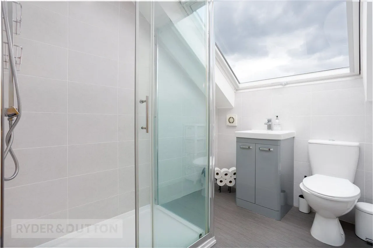 Clifton Street, Greenfield, OL3, photo 16