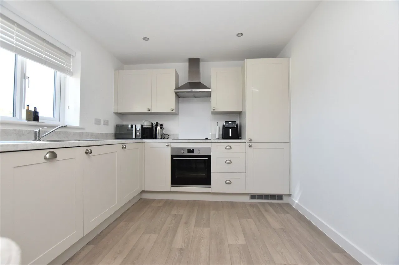 Viceroy View, Churwell, LS27, photo 13