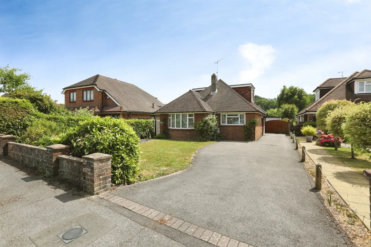 3 bed house for sale — Cavendish Close, Horsham