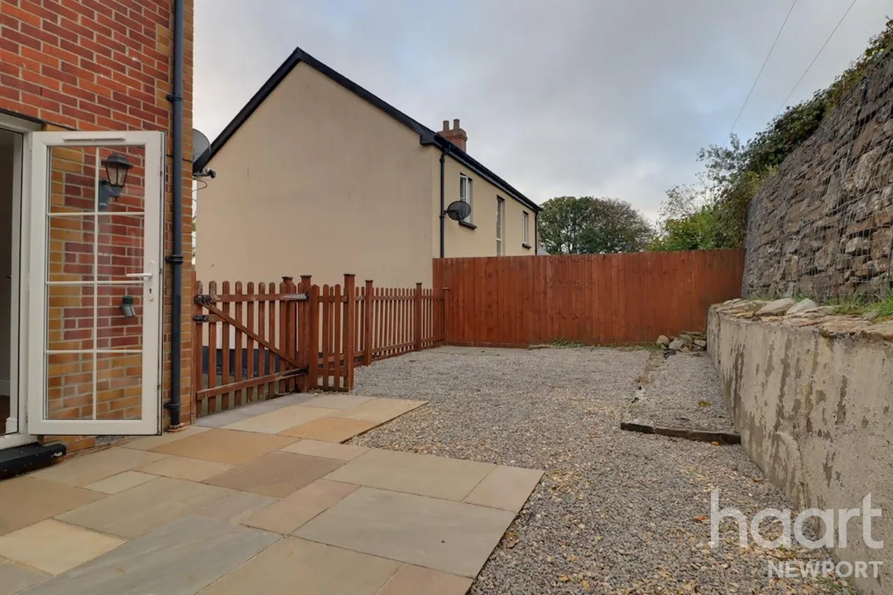 Pontypool, NP4, photo 13