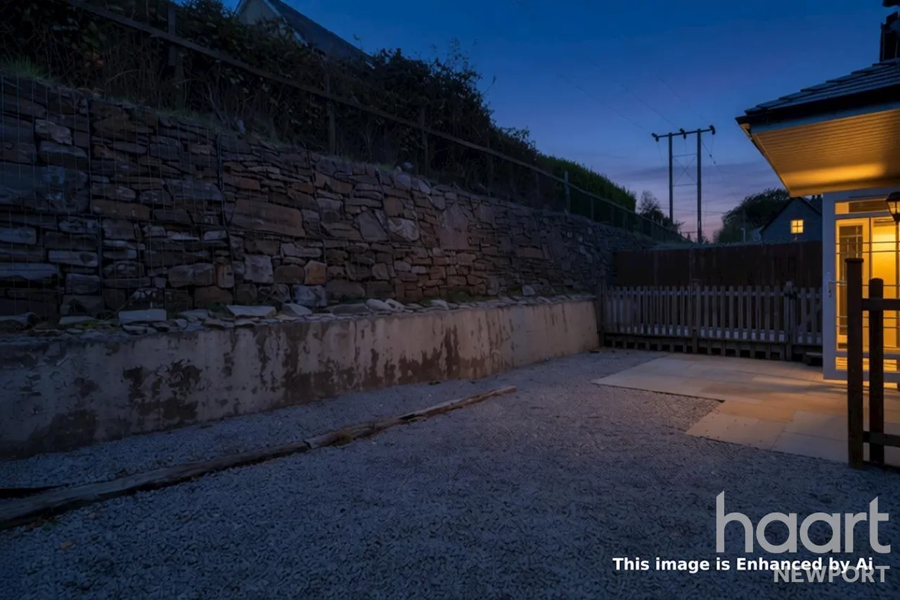 Pontypool, NP4, photo 4