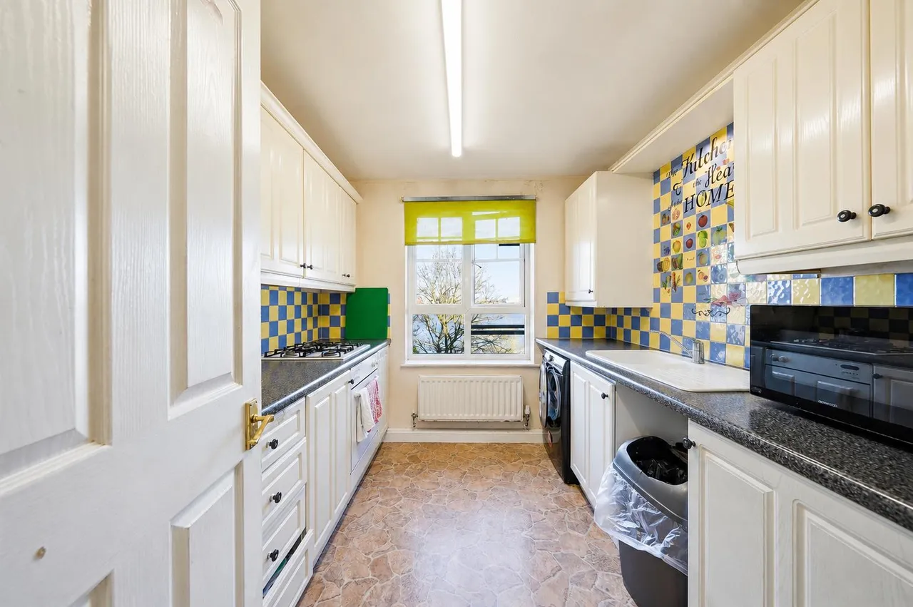 Greenhaven Drive, London, SE28, photo 3