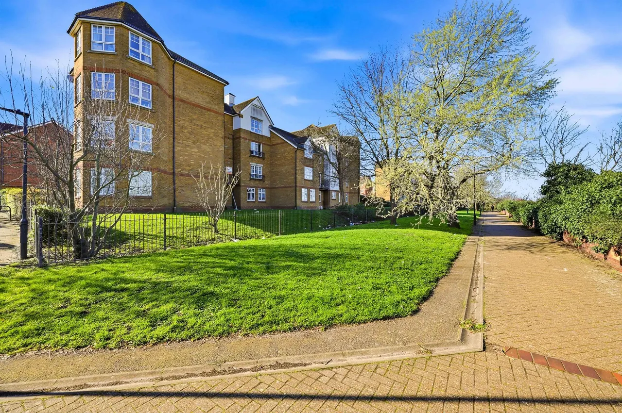 Greenhaven Drive, London, SE28, photo 18