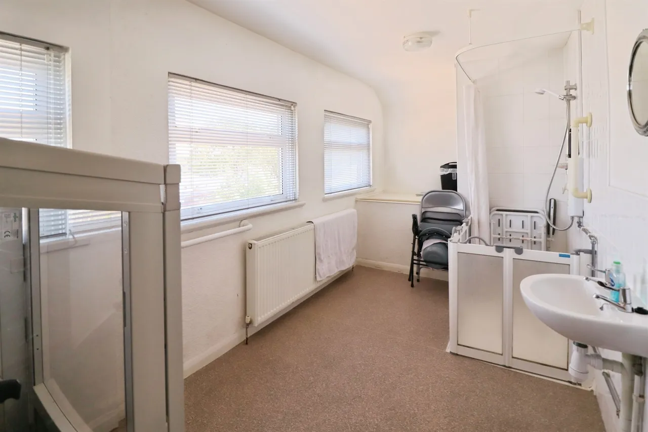 Norris Close, Penarth, CF64, photo 11