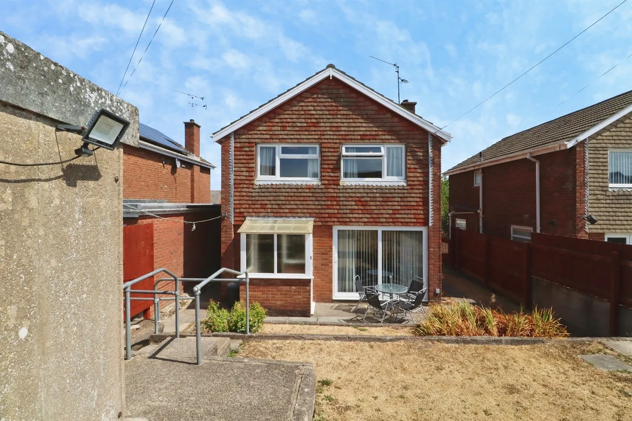 Norris Close, Penarth, CF64, photo 14