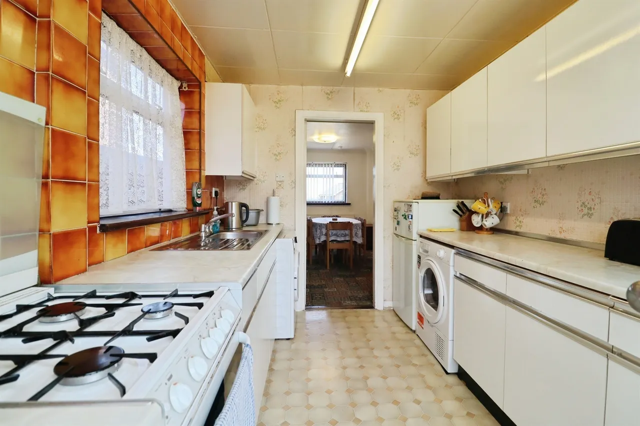 Norris Close, Penarth, CF64, photo 8