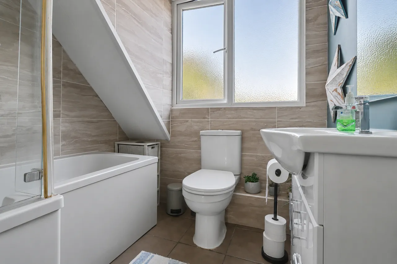 Tavistock Avenue, Stafford, photo 12