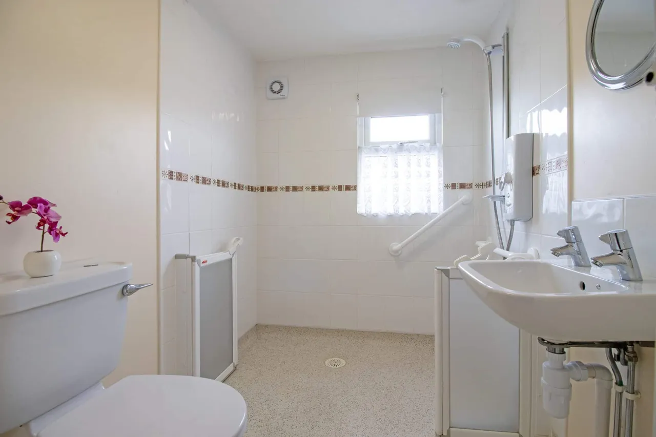 Fourth Avenue, Parklands Mobile Homes, DN17, photo 10