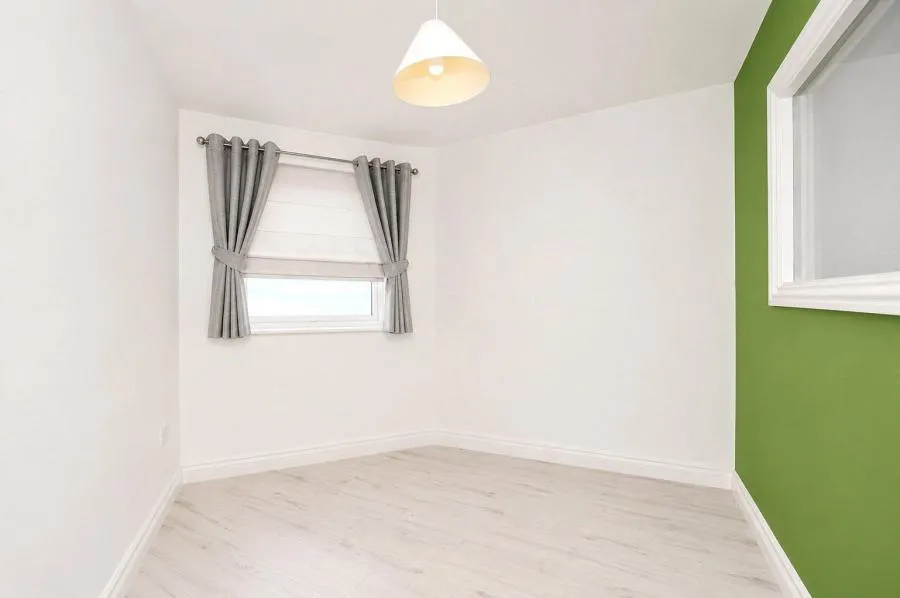 Yersin Court, Swindon, SN1, photo 6