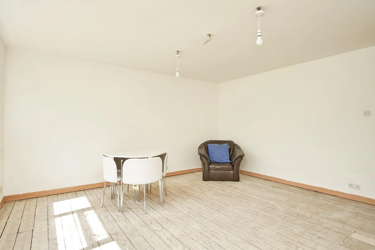 Staplers Court, Newport, PO30, photo 3