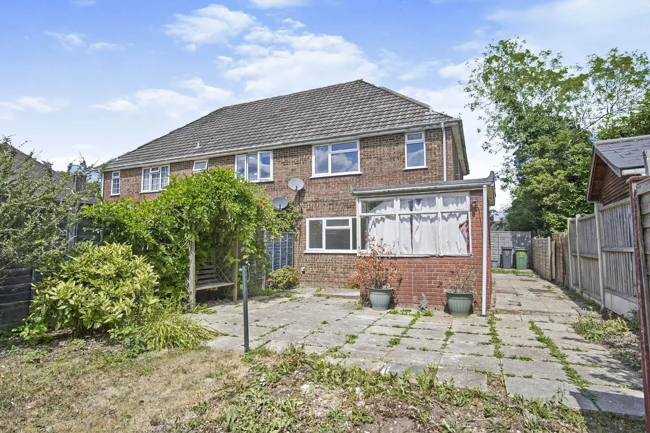 Staplers Court, Newport, PO30, photo 11