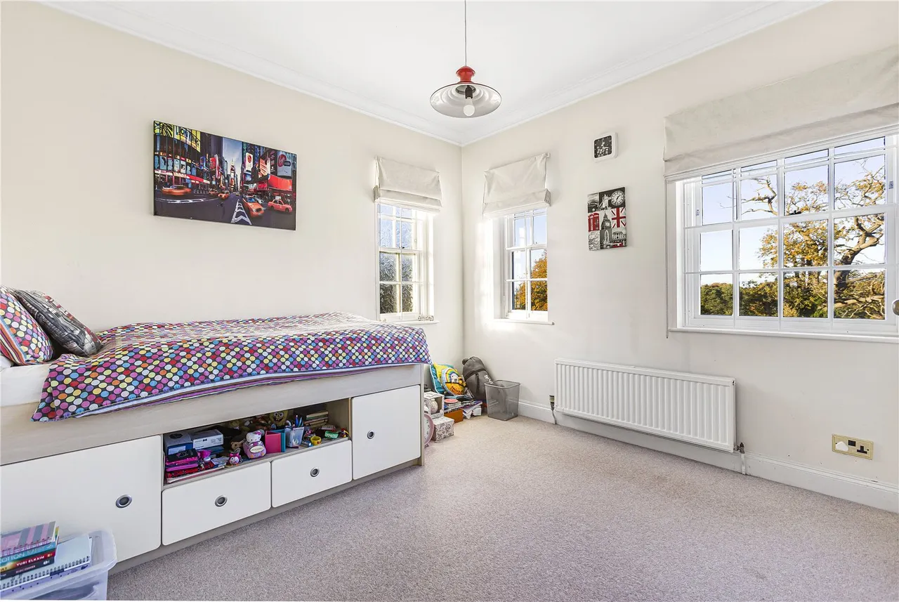 Brookmans Avenue, Brookmans Park, Hertfordshire, AL9 7QG, photo 15