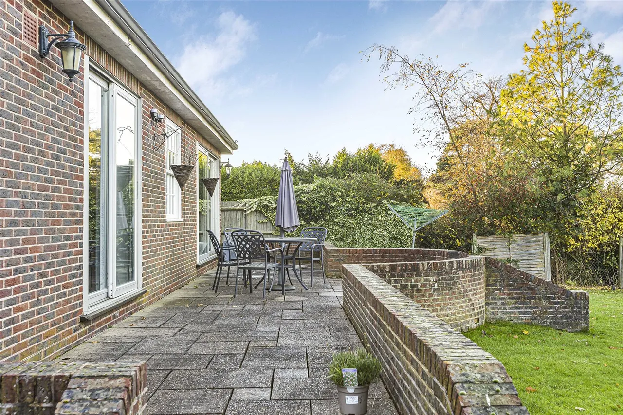 Brookmans Avenue, Brookmans Park, Hertfordshire, AL9 7QG, photo 23