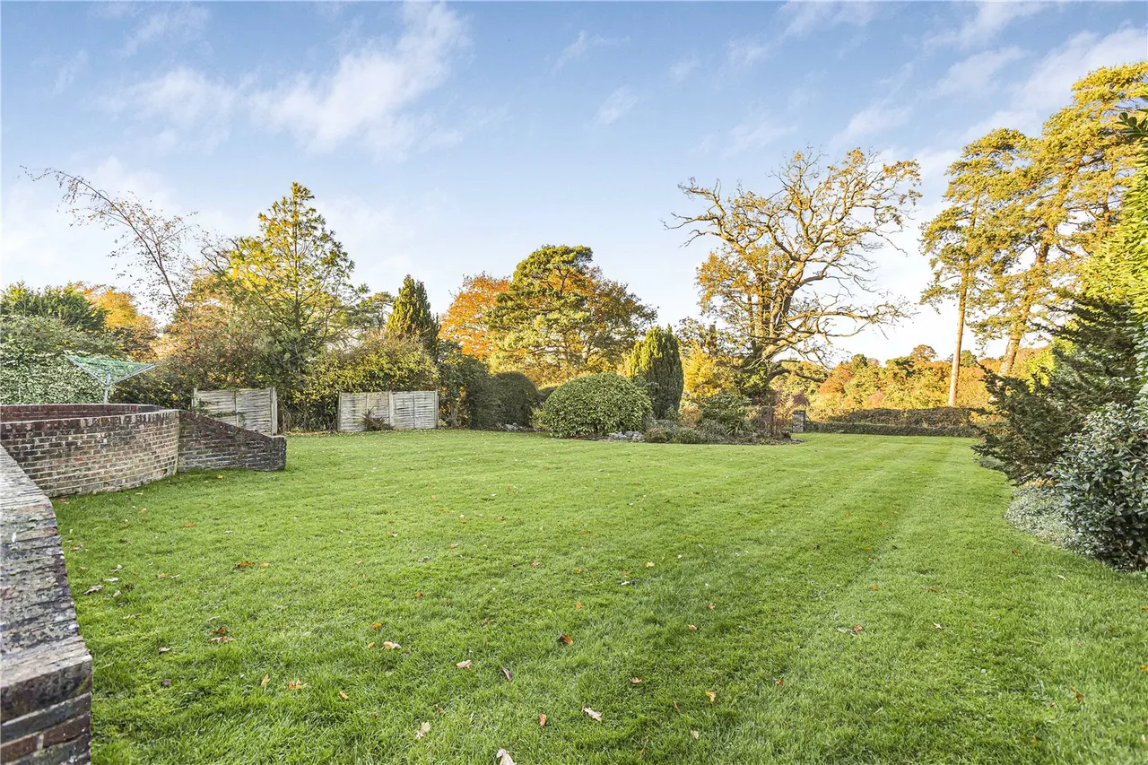 Brookmans Avenue, Brookmans Park, Hertfordshire, AL9 7QG, photo 19