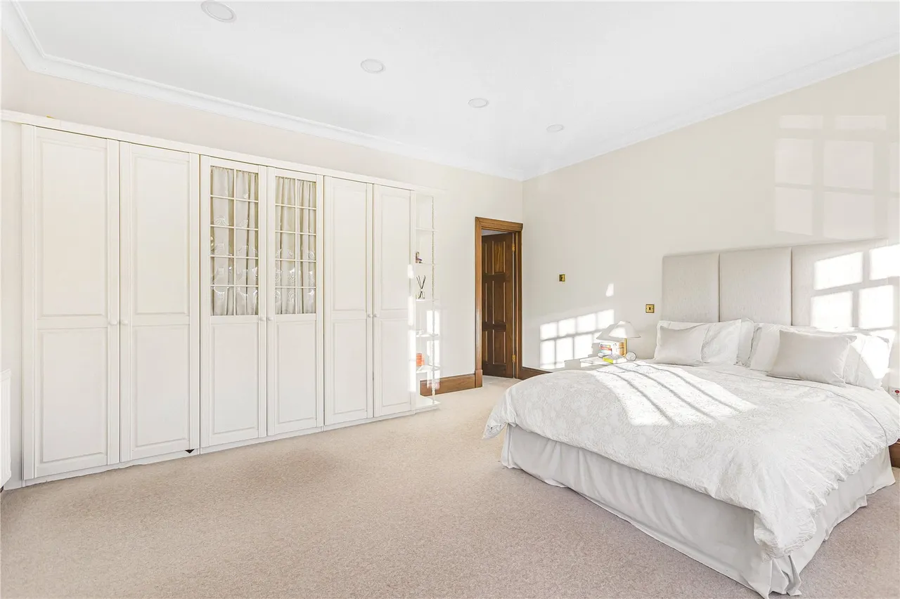 Brookmans Avenue, Brookmans Park, Hertfordshire, AL9 7QG, photo 13