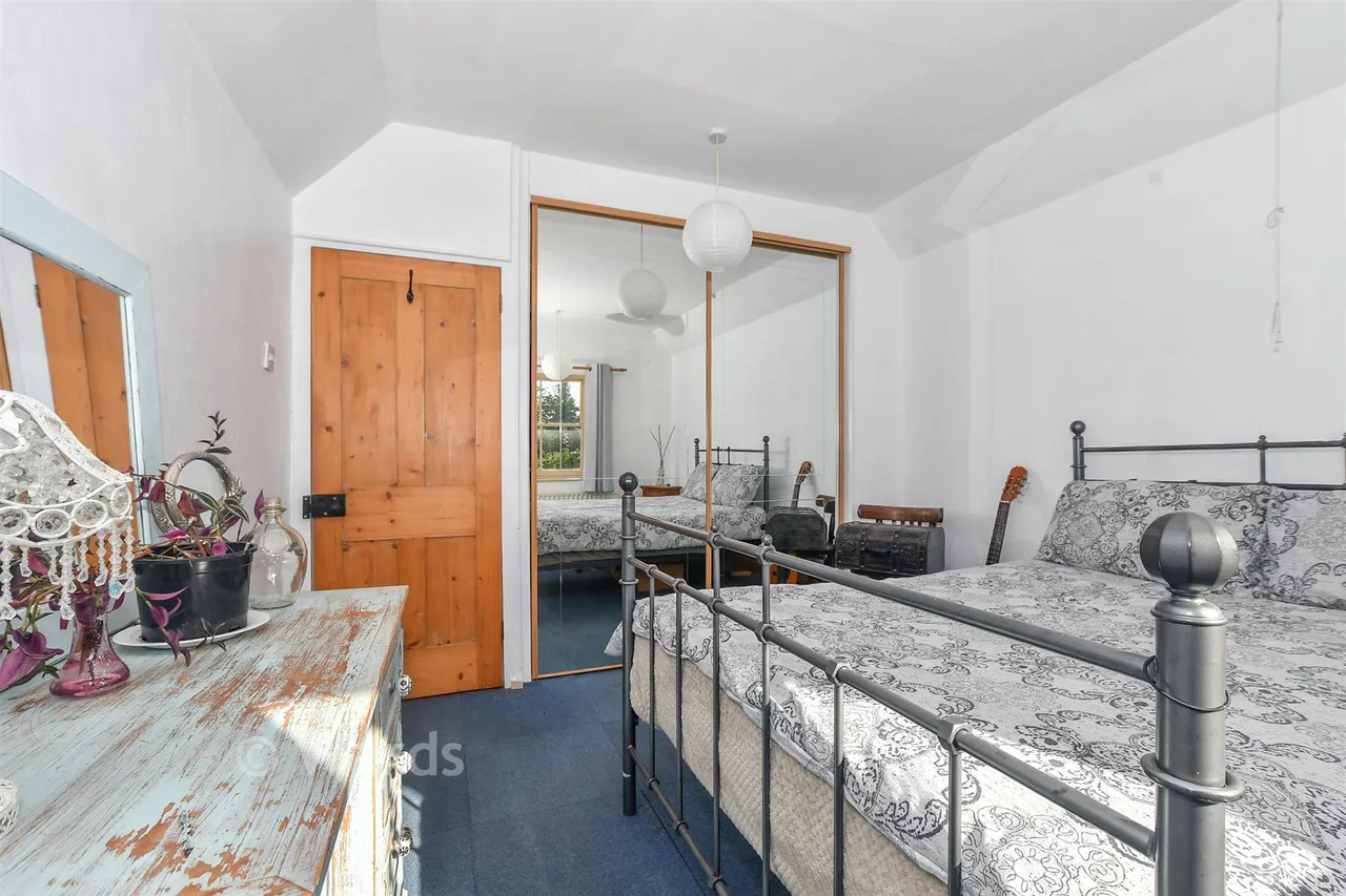 Oare Road, Faversham, ME13, photo 9