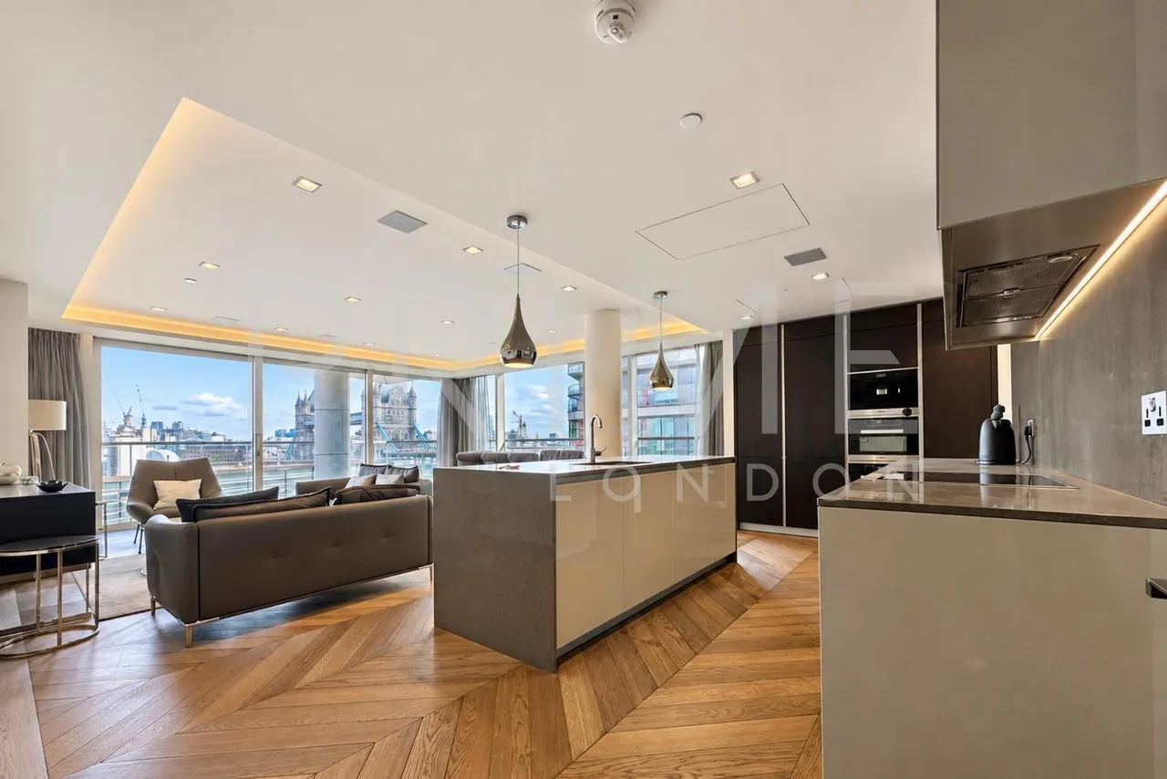 3 bed flat to rent, Sandringham House, One Tower Bridge, SE1