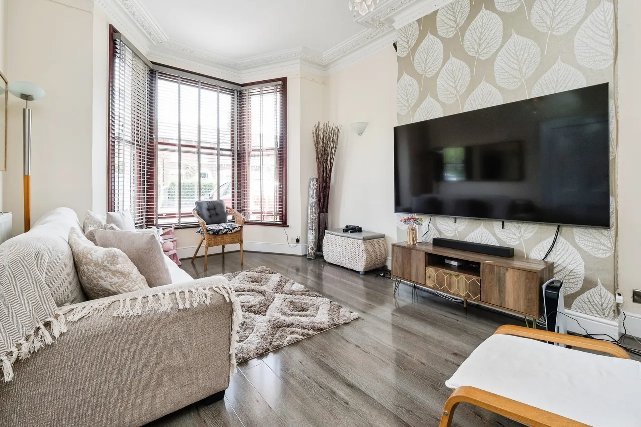 Windsor Road, London, E7, photo 31
