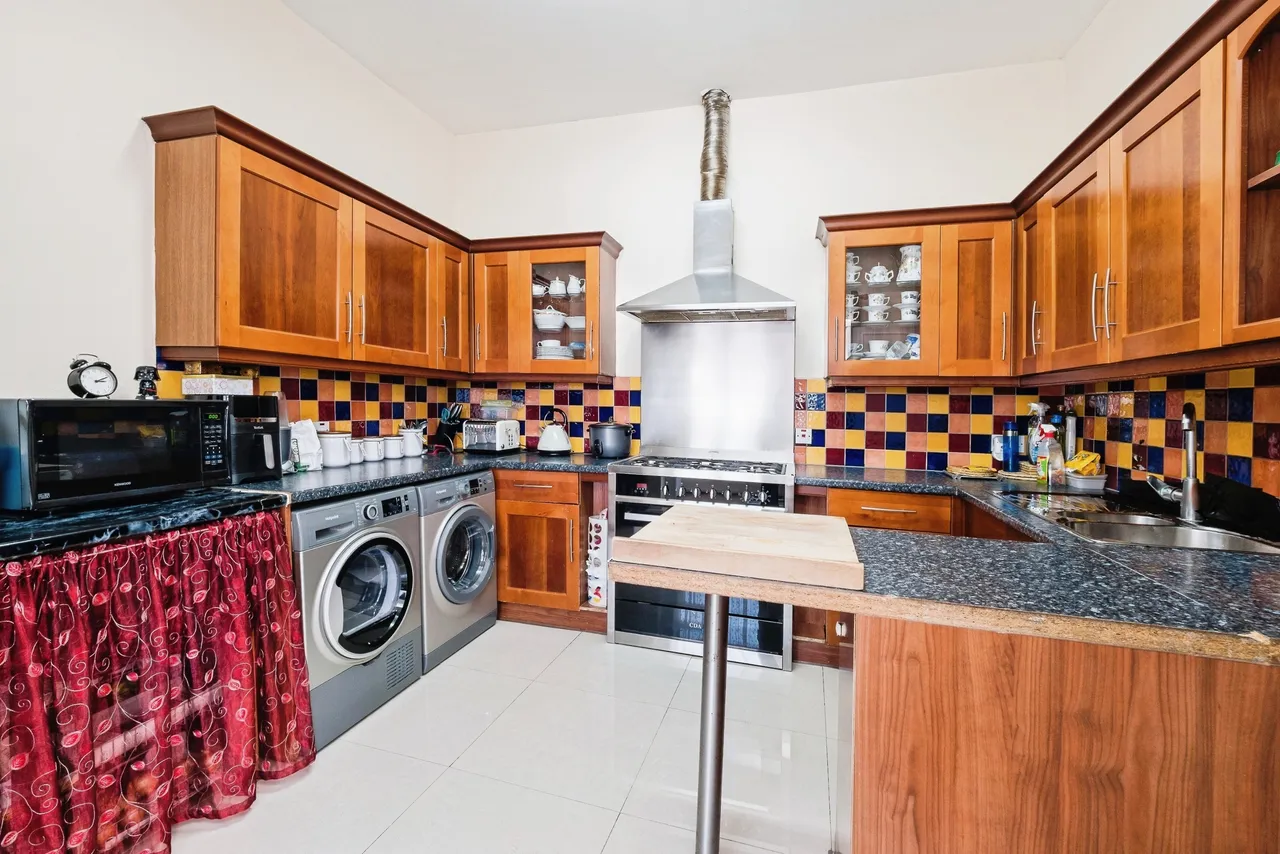 Windsor Road, London, E7, photo 38