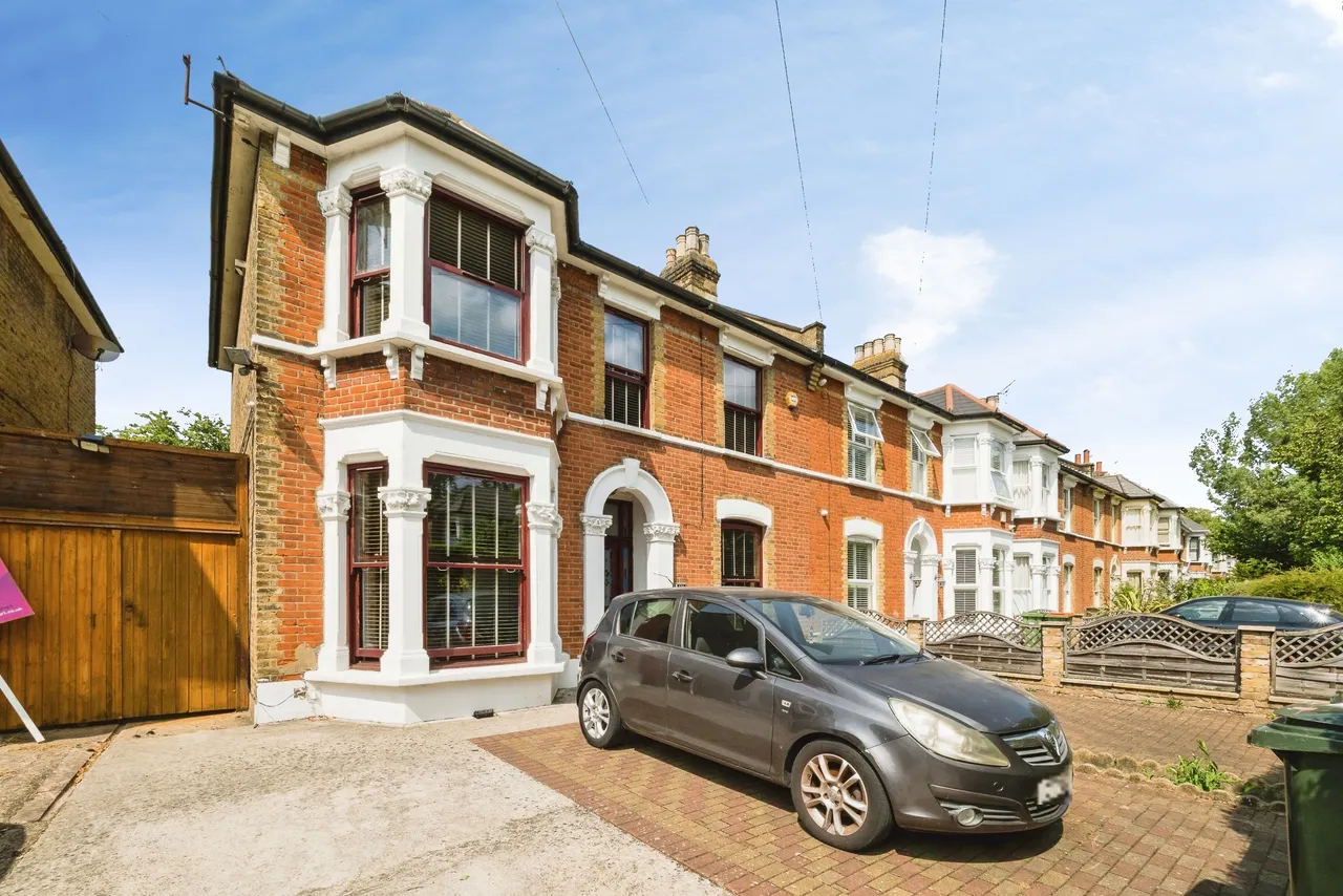 4 bed house for sale, Windsor Road, London, E7