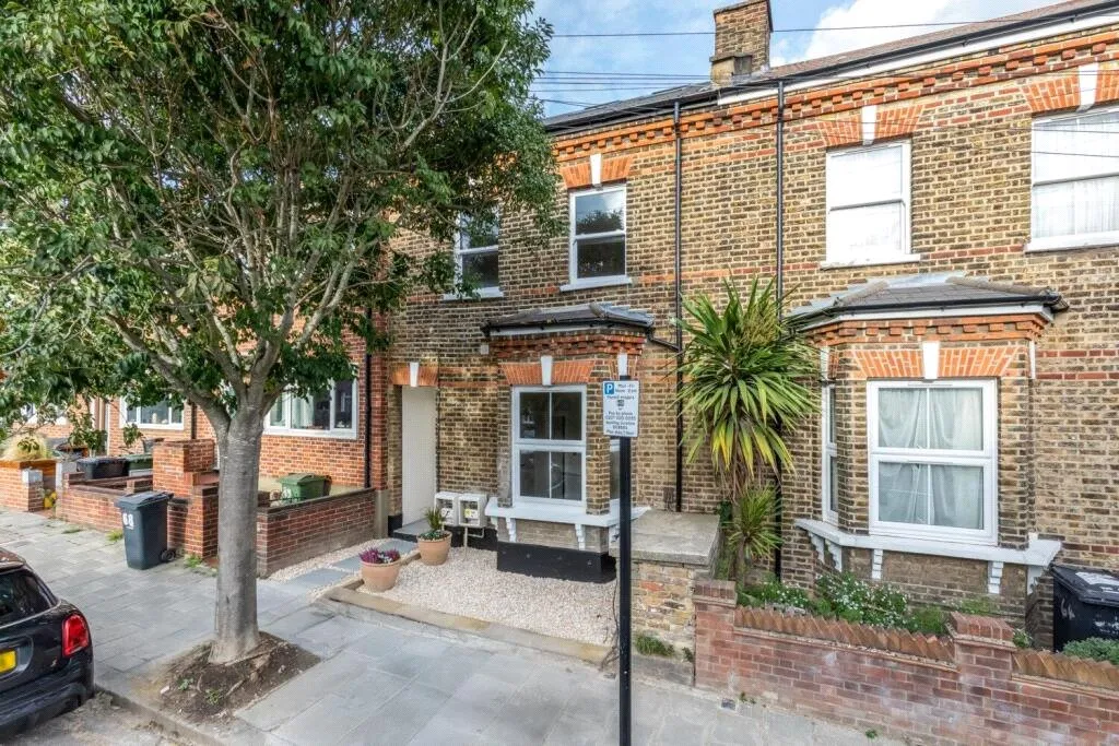 3 bed flat for sale, Thurlow Hill, London, SE21
