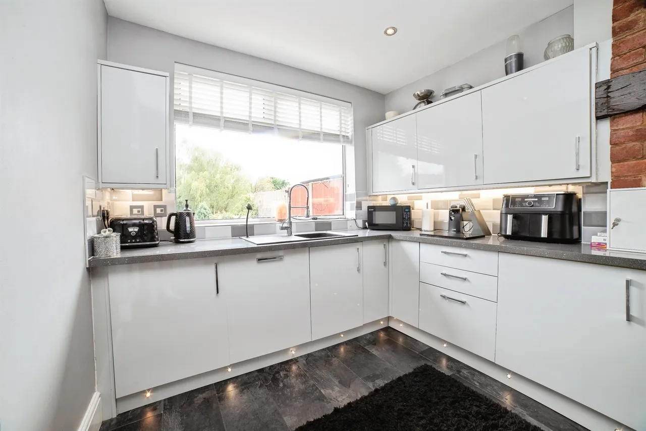 Mansfield Road, Alfreton, DE55, photo 5