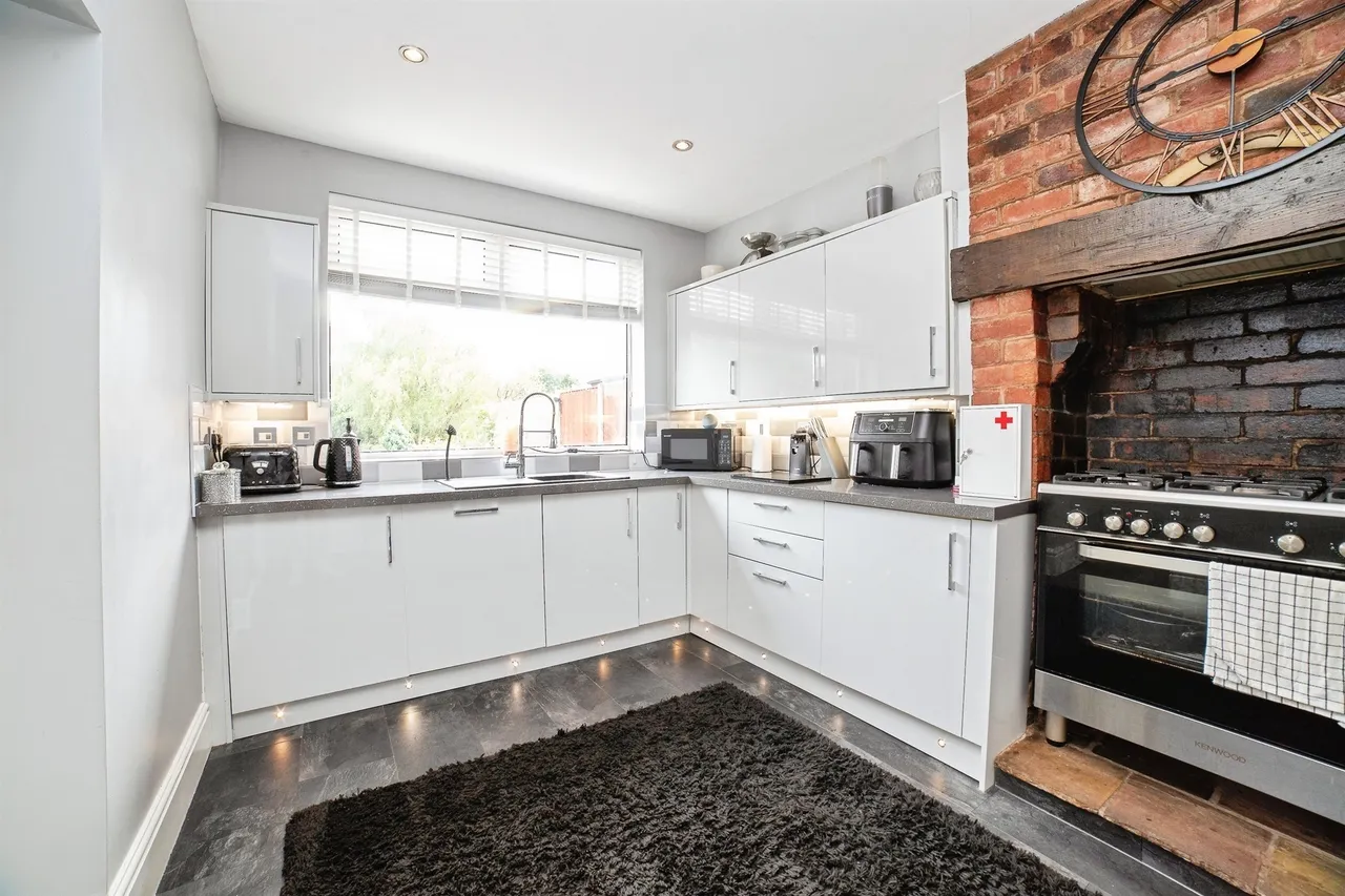 Mansfield Road, Alfreton, DE55, photo 2
