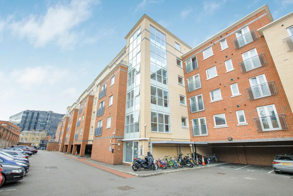 High Street, Uxbridge, UB8, photo 11