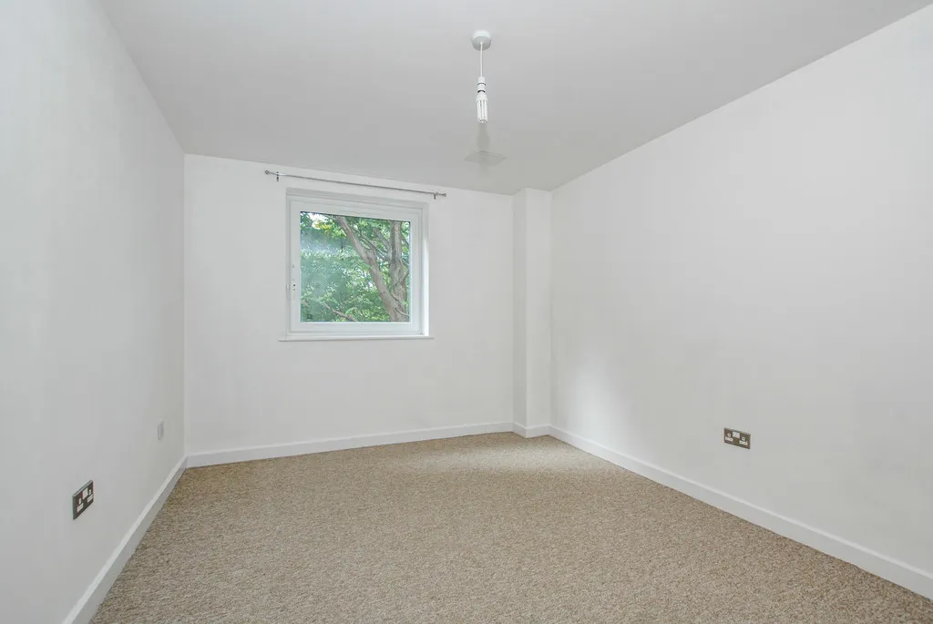 High Street, Uxbridge, UB8, photo 6