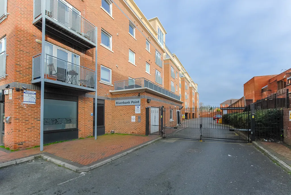 High Street, Uxbridge, UB8, photo 4
