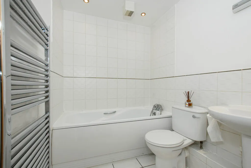 High Street, Uxbridge, UB8, photo 15