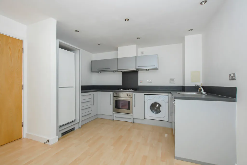 High Street, Uxbridge, UB8, photo 13