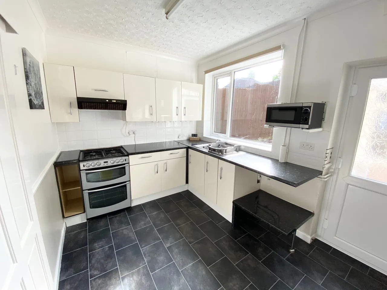 2 bed house to rent, Woodstock Road, Leicester, LE4