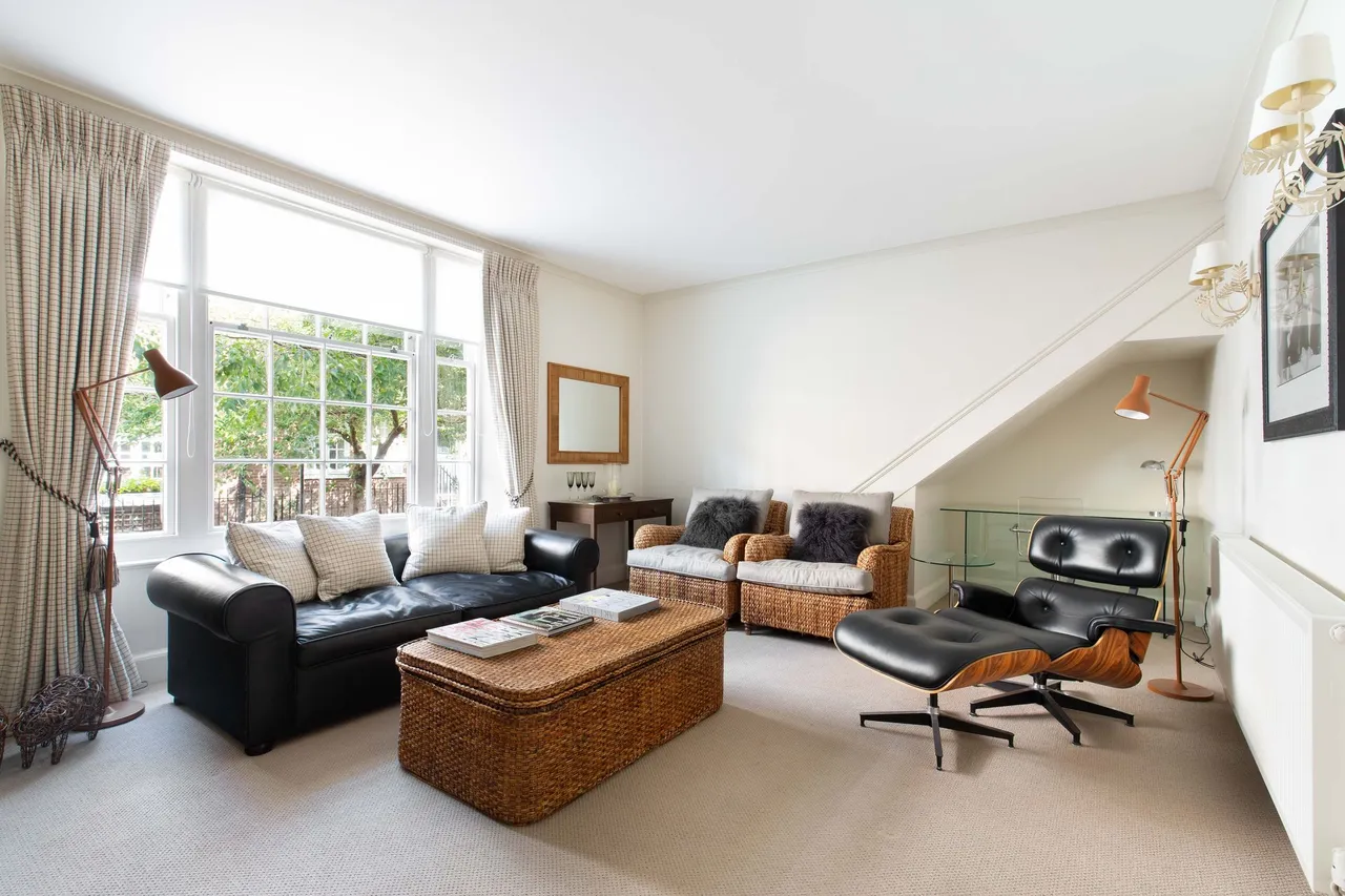 De Walden Street, London, W1G, photo 5