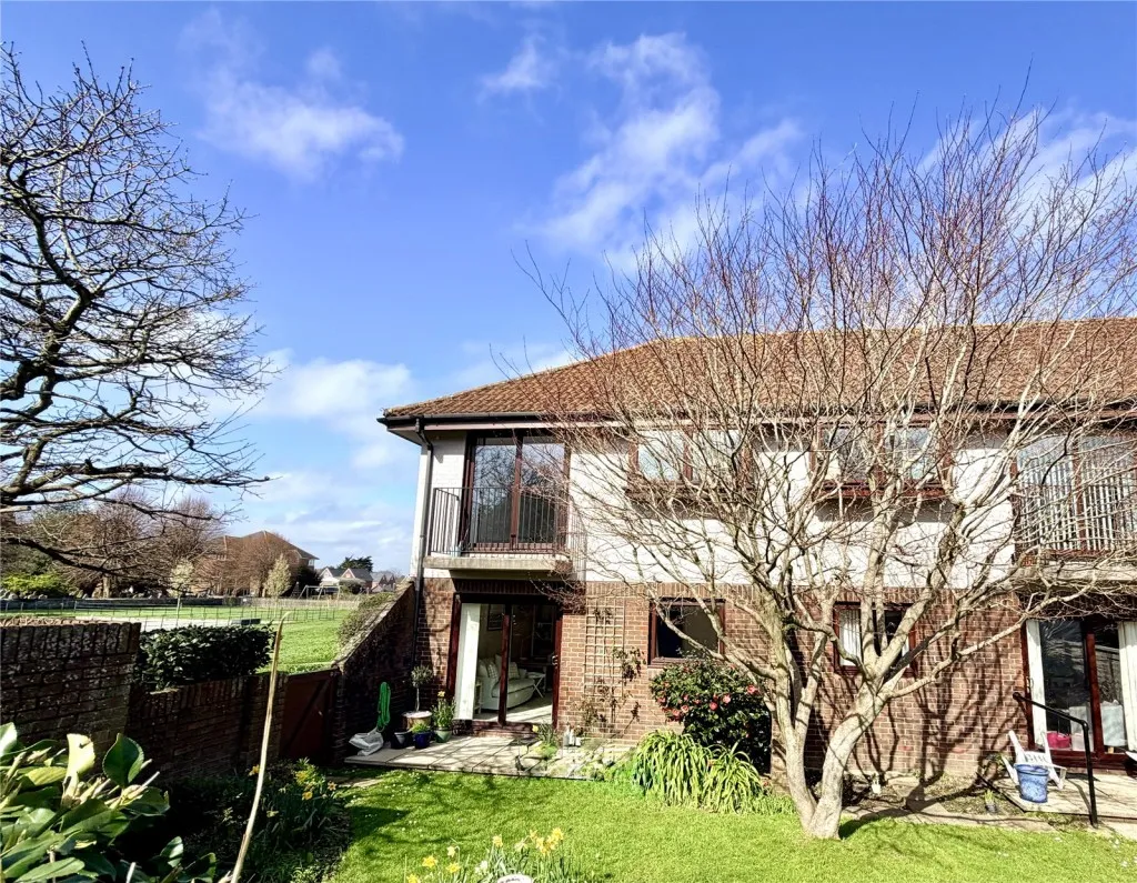 1 bed flat for sale, Lymington, Hampshire
