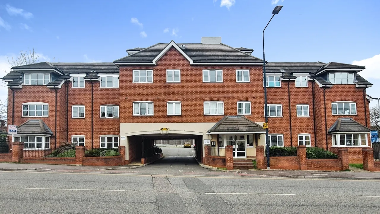 2 bed flat for sale — Park Street, Aylesbury