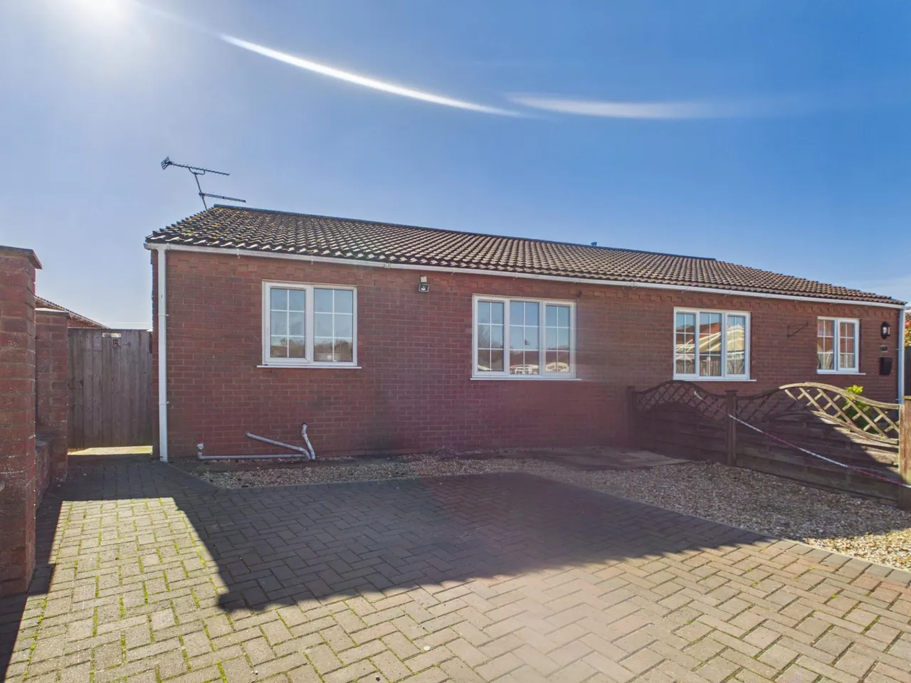 2 bed house for sale, St James Gardens, Mablethorpe, LN12