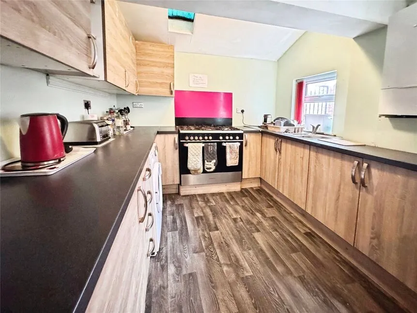 Liverpool Road, Eccles, M30, photo 5