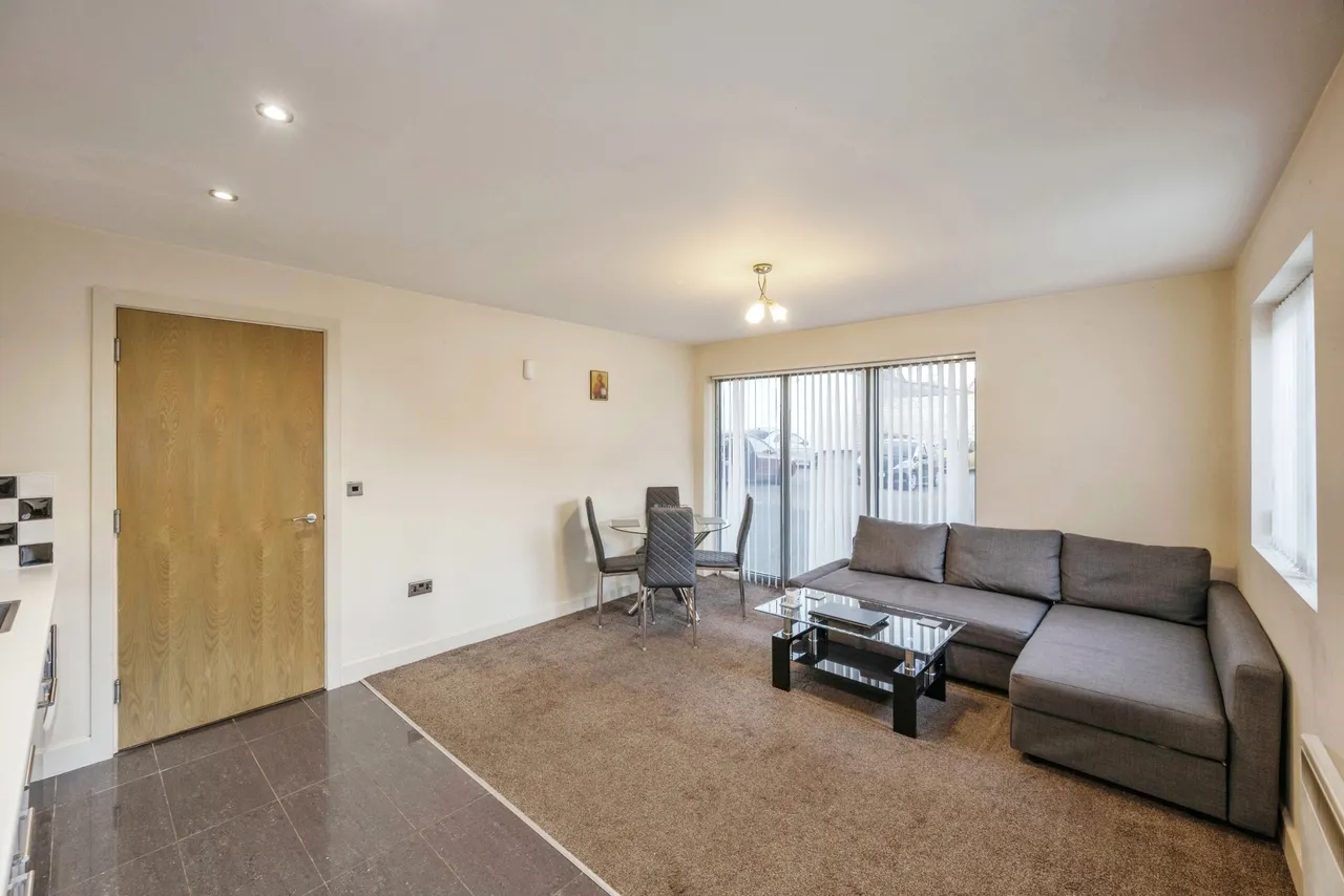 Luxaa Apartments, Low Road, Balby, Doncaster, DN4, photo 7