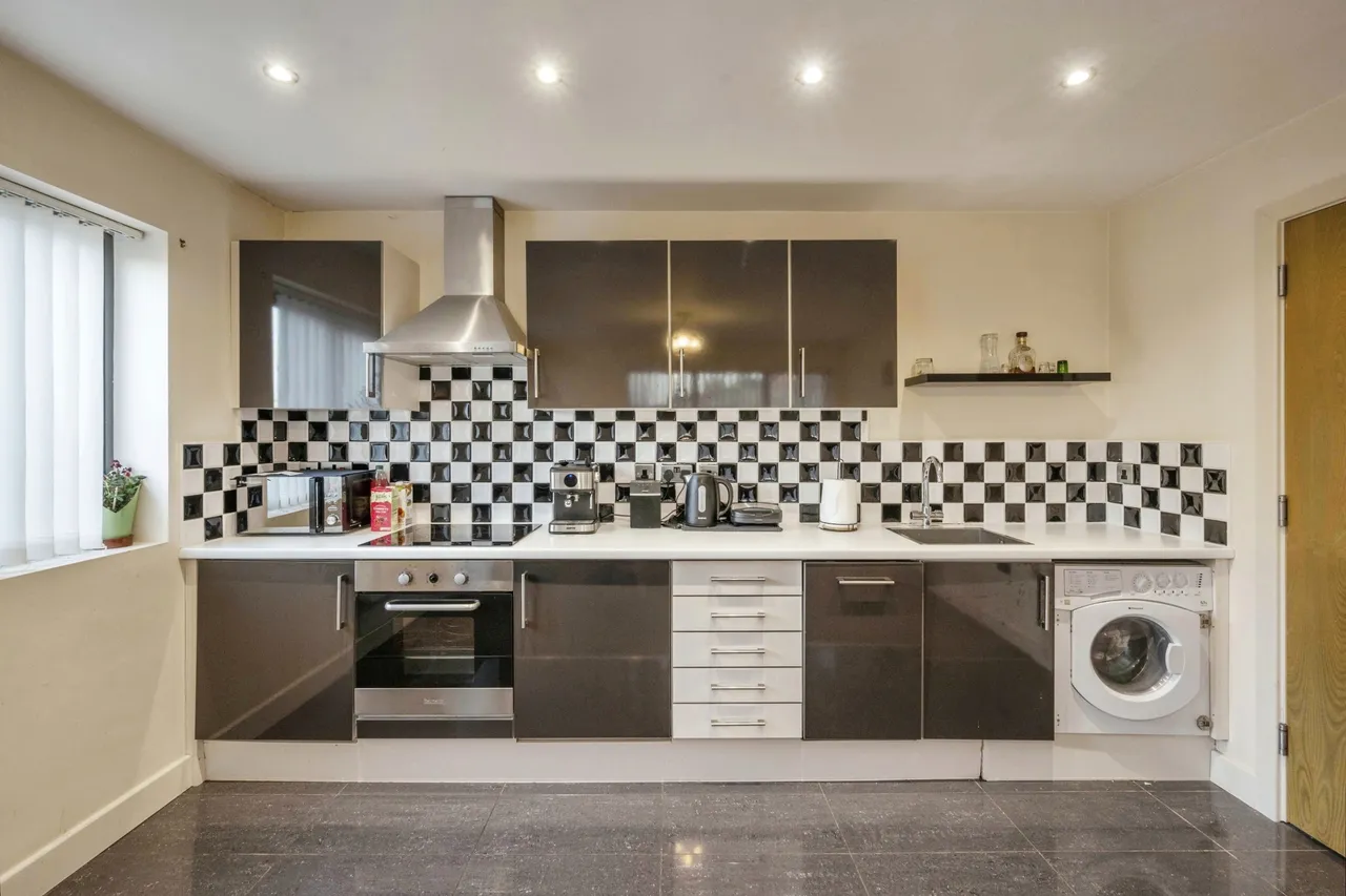 Luxaa Apartments, Low Road, Balby, Doncaster, DN4, photo 6