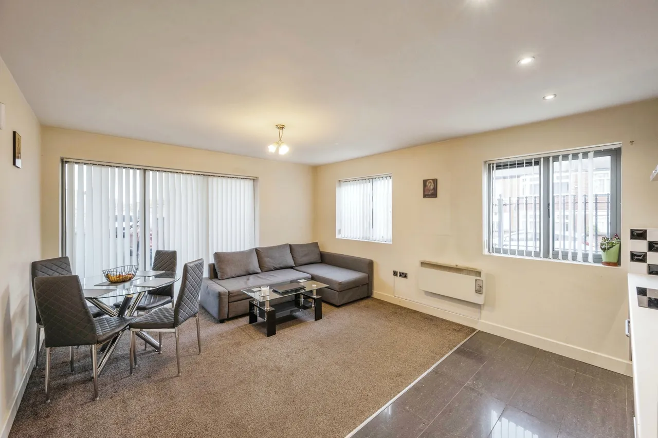 Luxaa Apartments, Low Road, Balby, Doncaster, DN4, photo 8