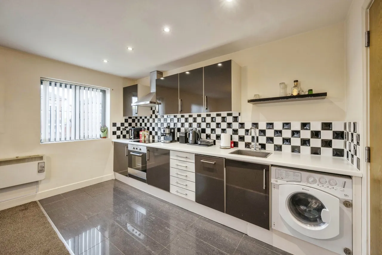 Luxaa Apartments, Low Road, Balby, Doncaster, DN4, photo 3