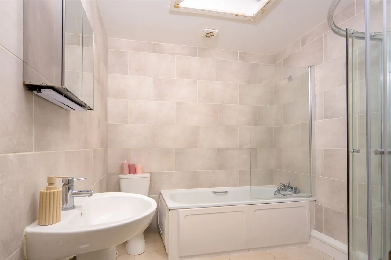 Bridge Road, Kettering, NN14, photo 6