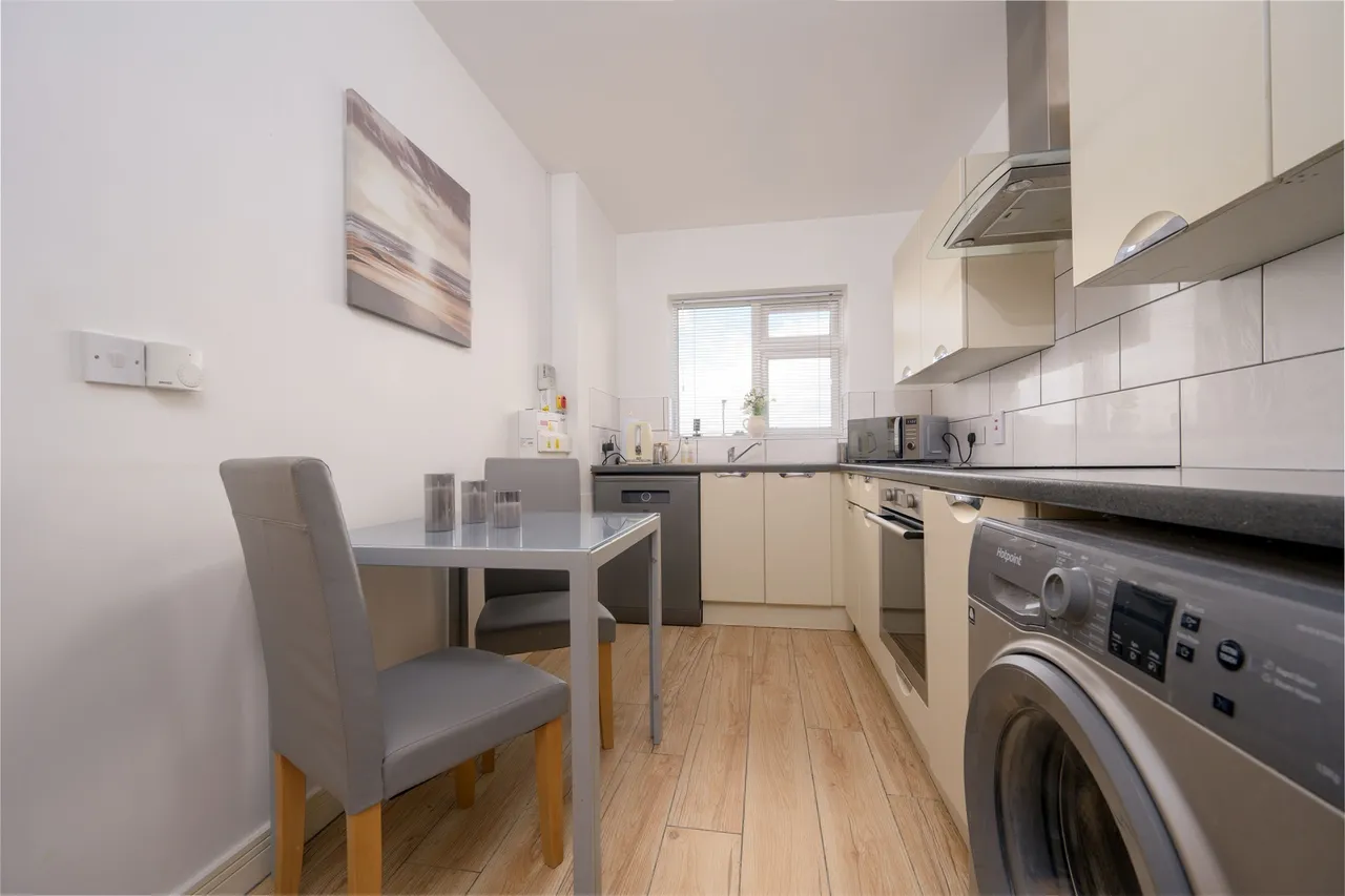 Bridge Road, Kettering, NN14, photo 8