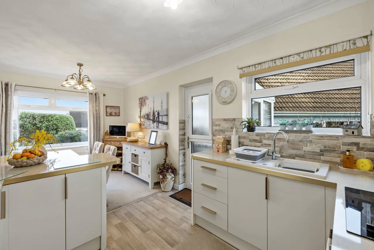 Highpool Close, Newton, SA3, photo 7