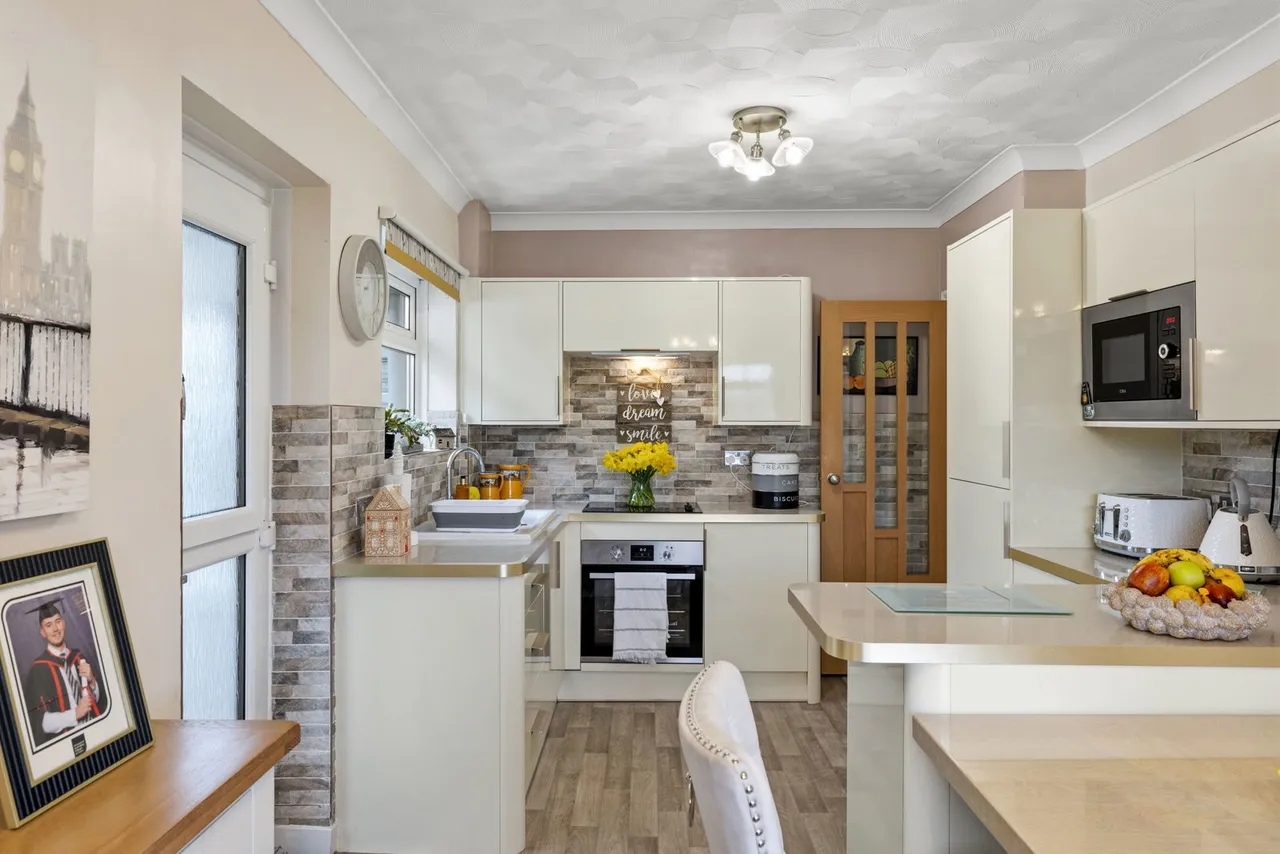 Highpool Close, Newton, SA3, photo 6