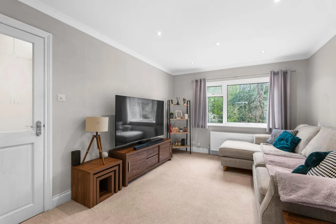School Lane, Essendon, AL9, photo 12