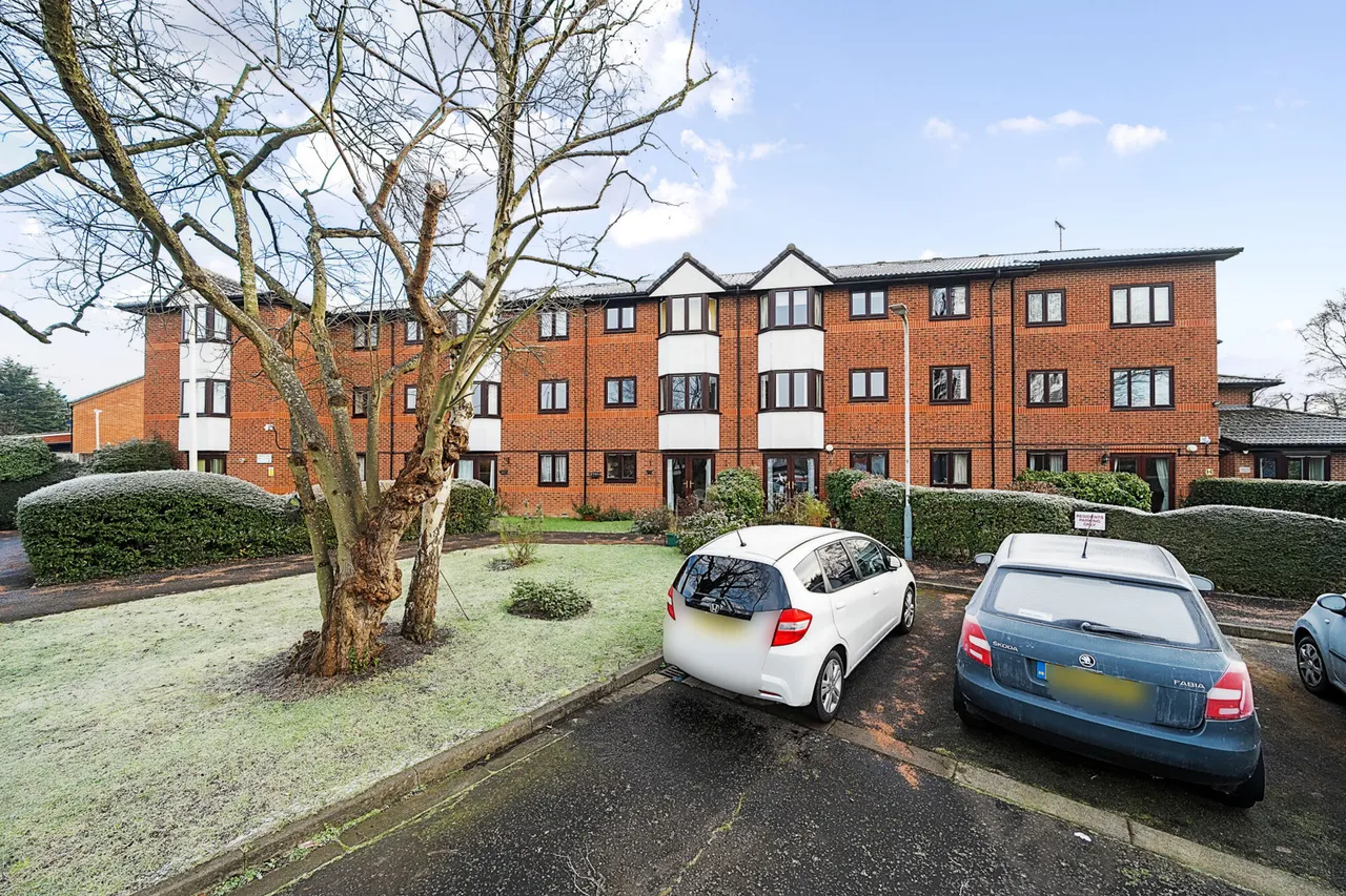 Neal Close, HA6, photo 20