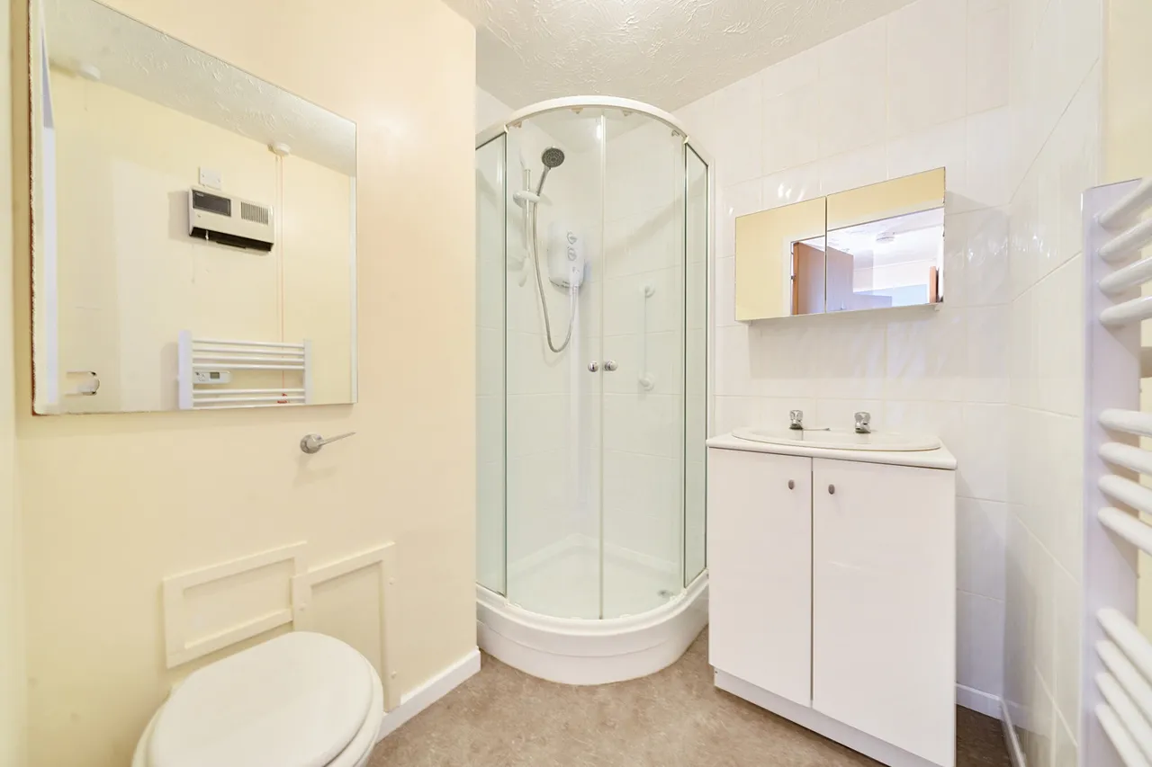 Neal Close, HA6, photo 9